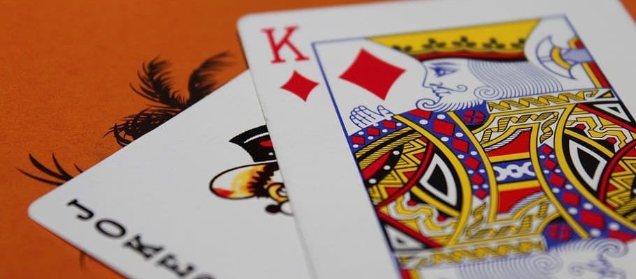 cards-playing-game-gambling